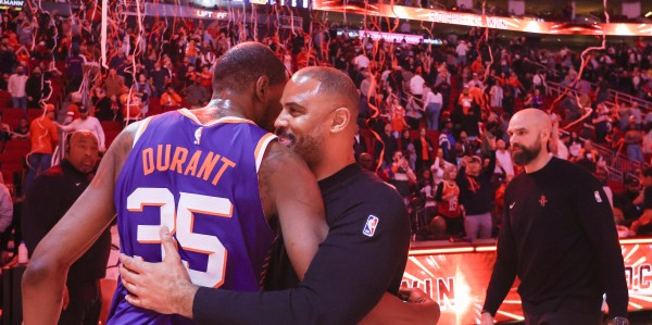 乌度卡：杜兰特将提升我们的水平 他会在幕后以独特方式领导球队