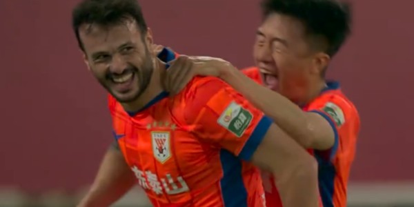 开云下载-中超一夜变天：前3集体输球！国安海港申花惨败，成都占据榜首