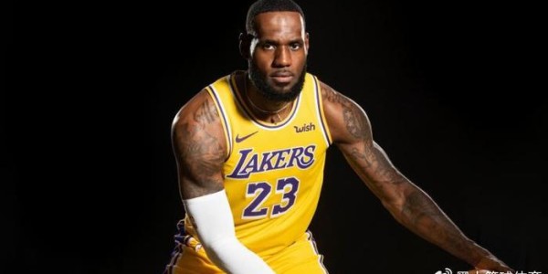 开云APP-现役三大巨星！库里10次月最佳，杜兰特15次，那詹姆斯呢？